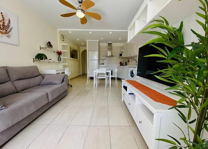 Cozy Seaside Apartment 215 In Parque Santiago 2