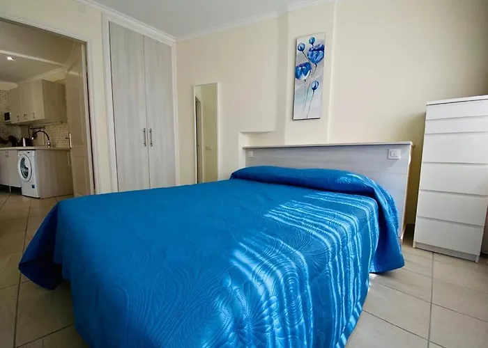 Cozy Seaside Apartment 215 In Parque Santiago 2